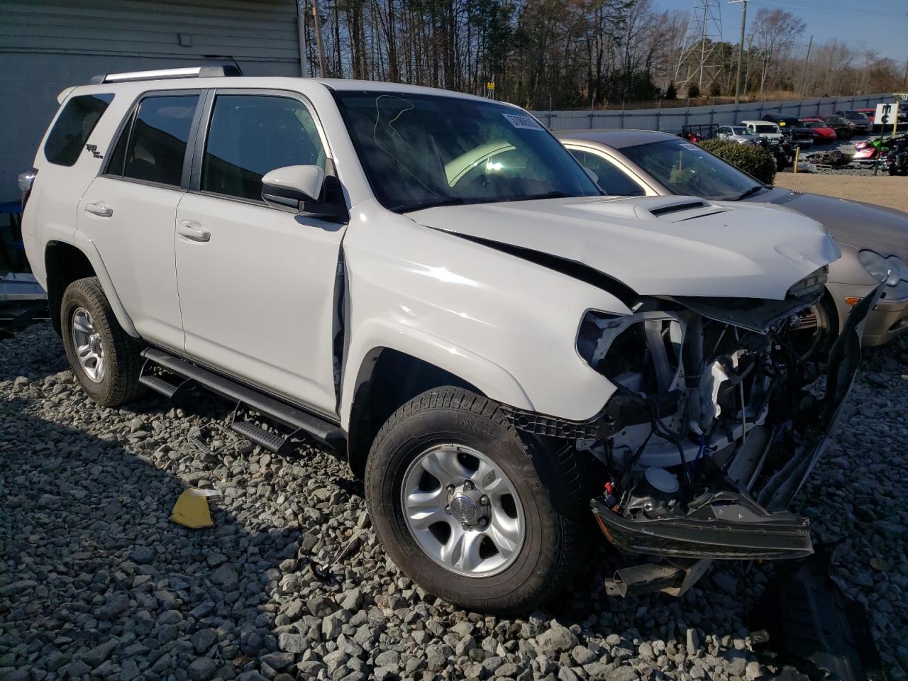 TOYOTA 4RUNNER SR 2018 with VIN JTEBU5JR4J5565388 - Photo from auction