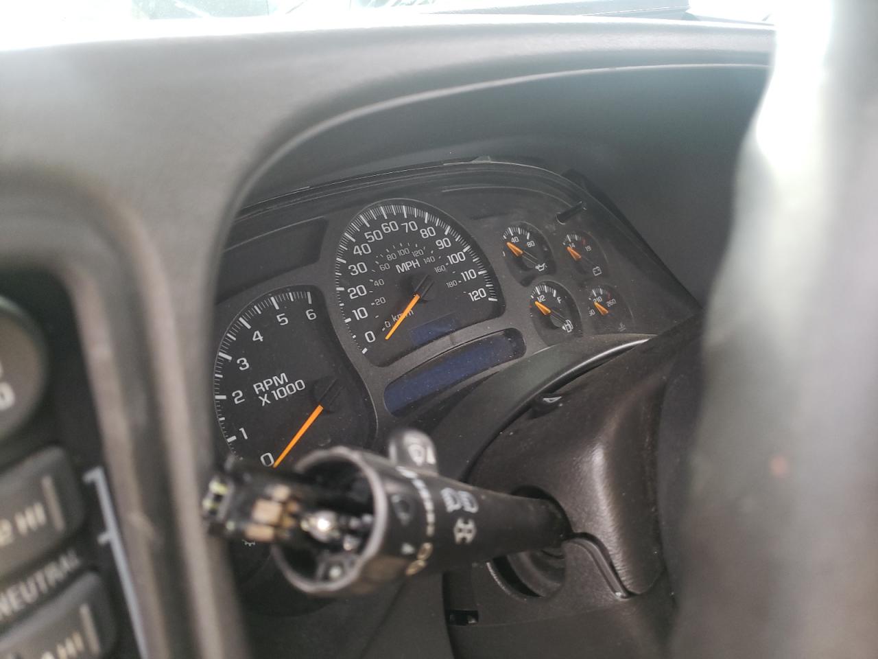 Photo 8 from auction – 2003 CHEVROLET SILVERADO with VIN 2GCEC19T031112080