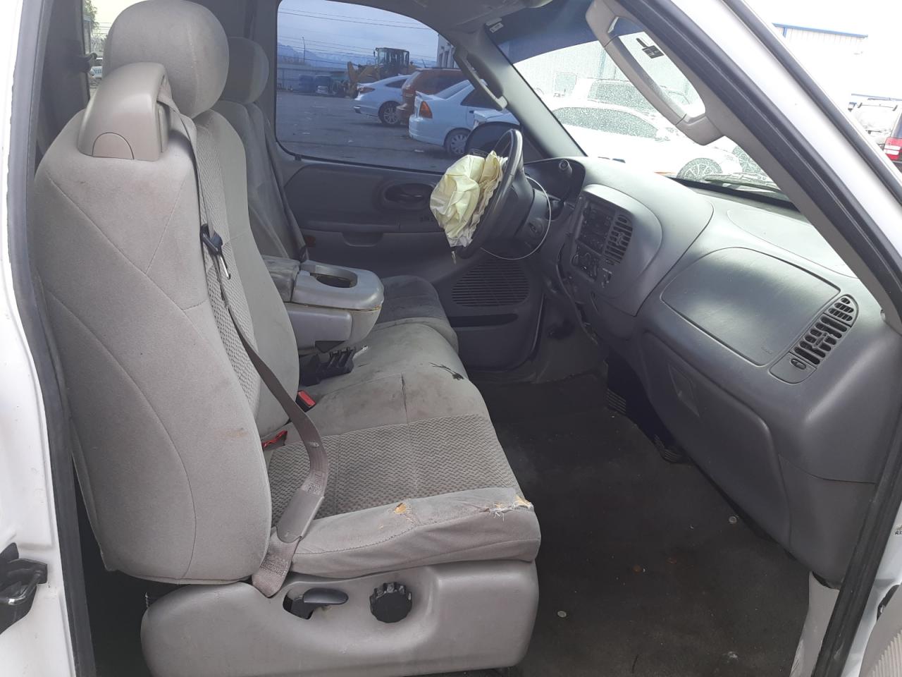 Photo 5 from auction – 2004 FORD F-150 HERI with VIN 2FTRX17234CA97404