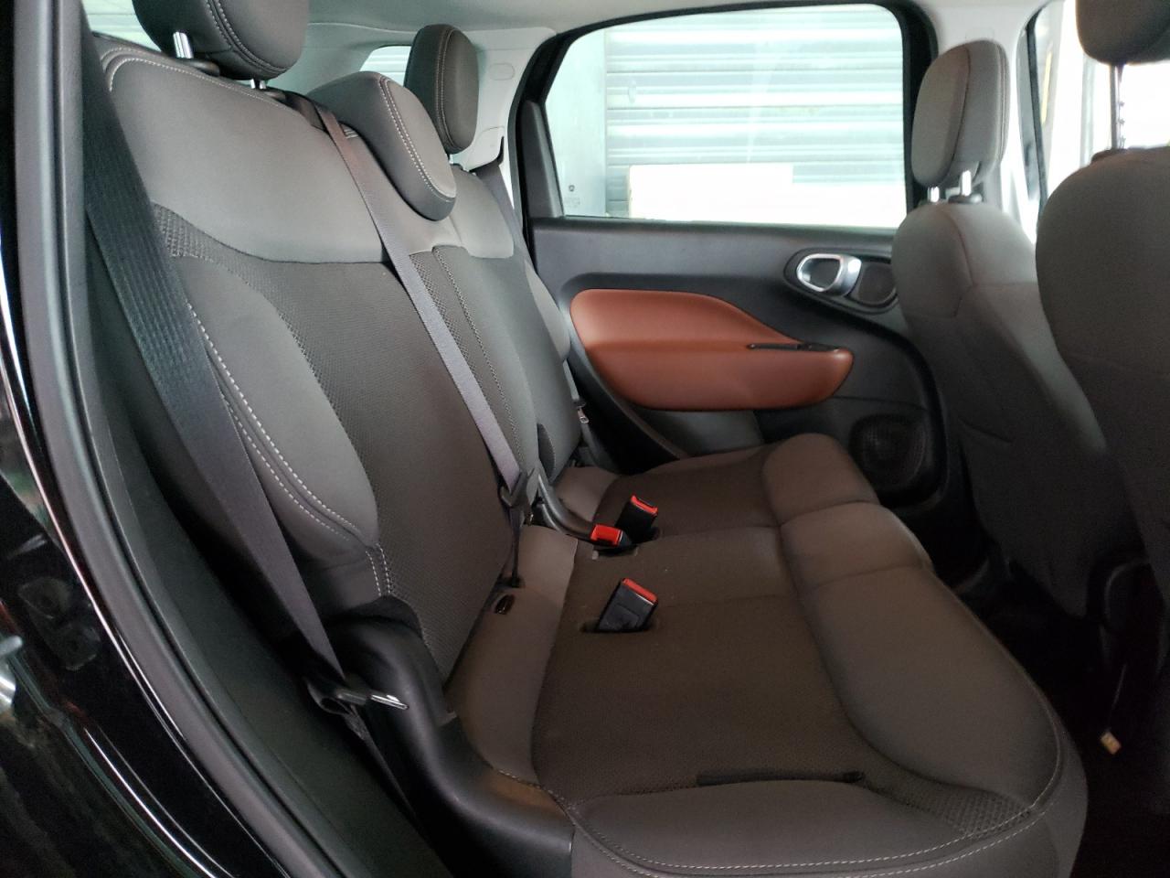 Photo 6 from auction – 2014 FIAT 500L with VIN ZFBCFADH3EZ019228