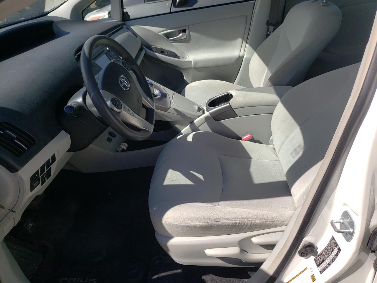 Photo 5 from auction – 2012 TOYOTA PRIUS with VIN JTDKN3DU0C5438811