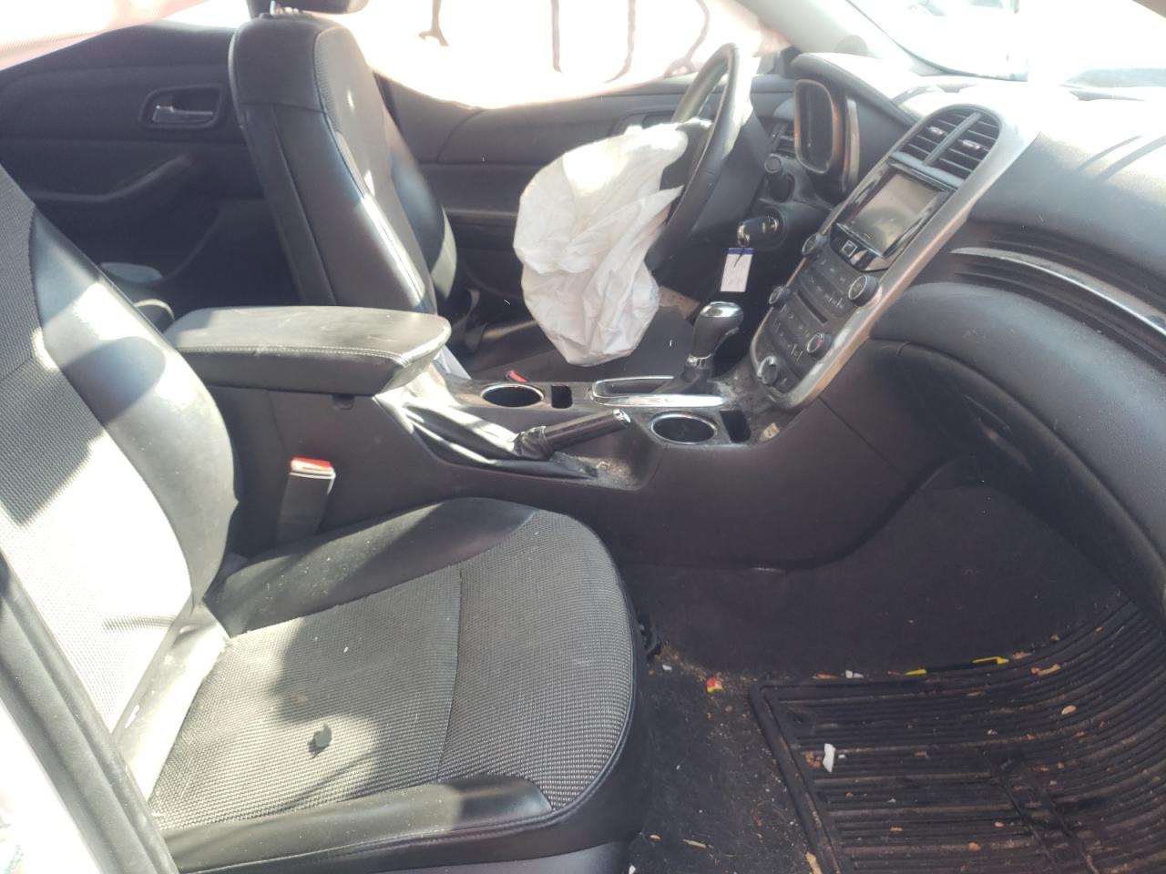 Photo 5 from auction – 2015 CHEVROLET MALIBU 1LT with VIN 1G11C5SL7FF141517