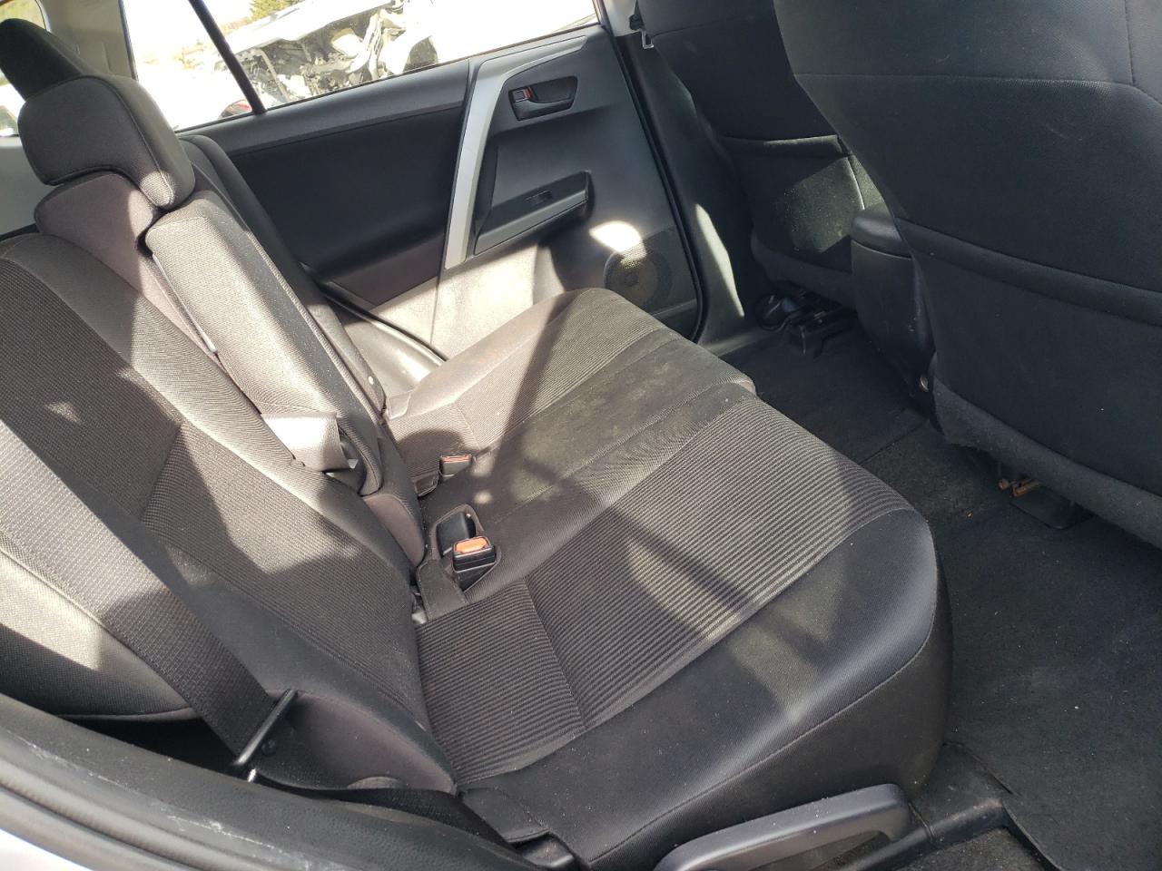 Zdjęcie 6 z aukcji – 2016 TOYOTA RAV4 LE z VIN 2T3BFREV8GW444538