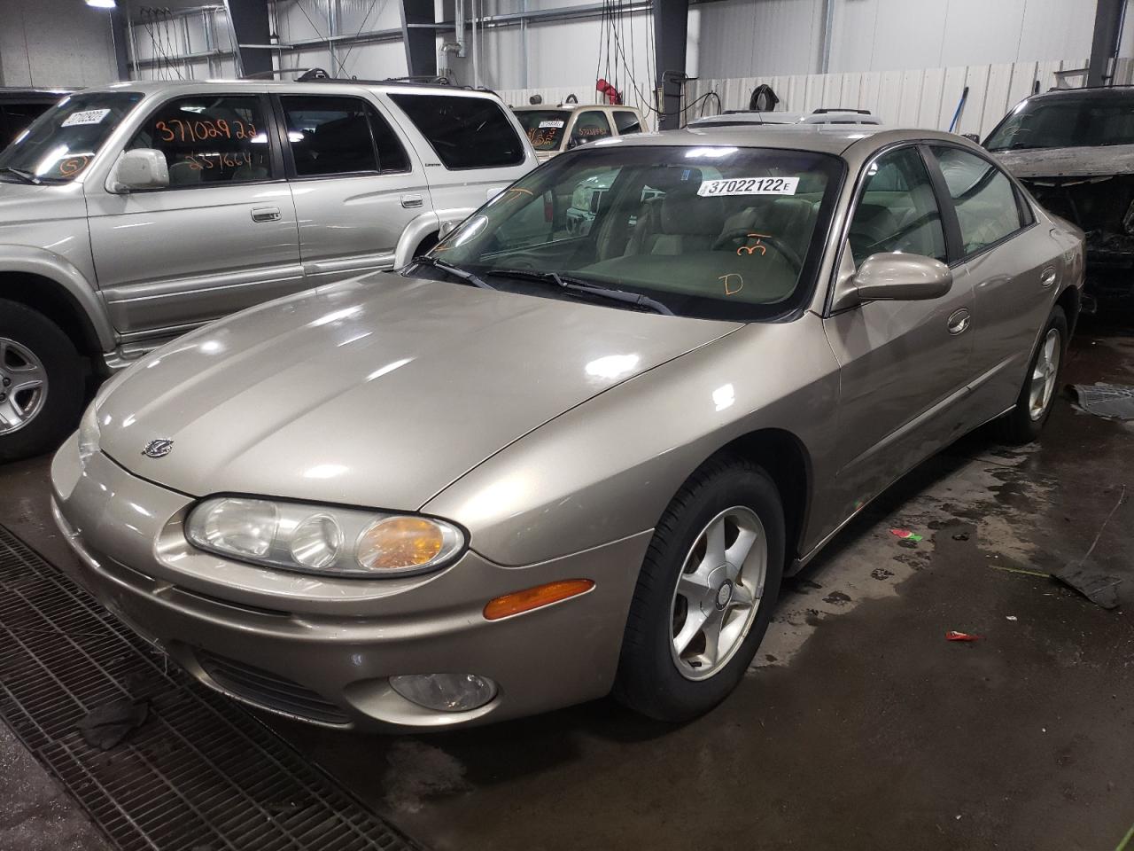 Photo 2 from auction – 2001 OLDSMOBILE AURORA with VIN 1G3GR64H314134518