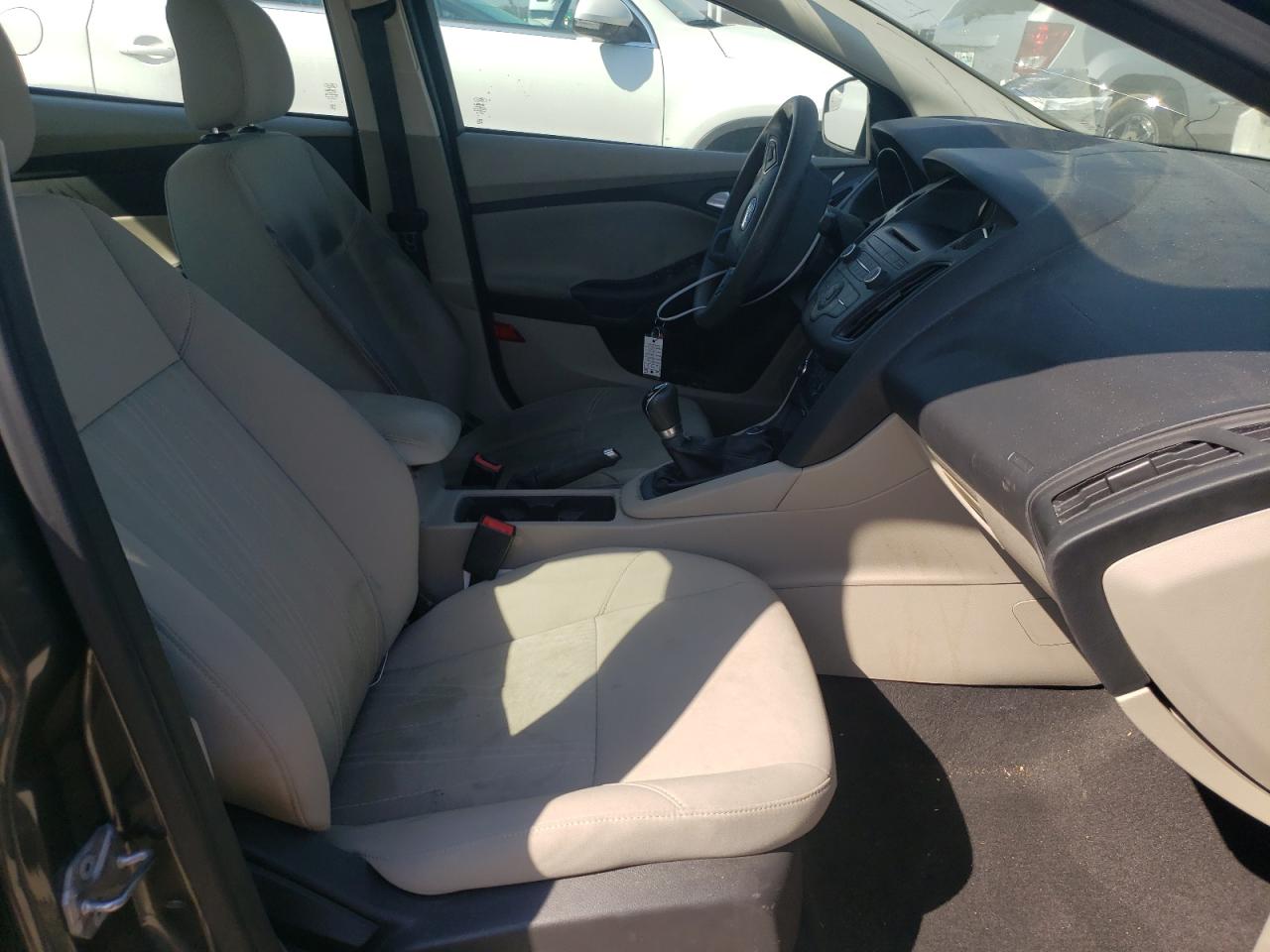 Photo 5 from auction – 2015 FORD FOCUS SE with VIN 1FADP3F23FL304413