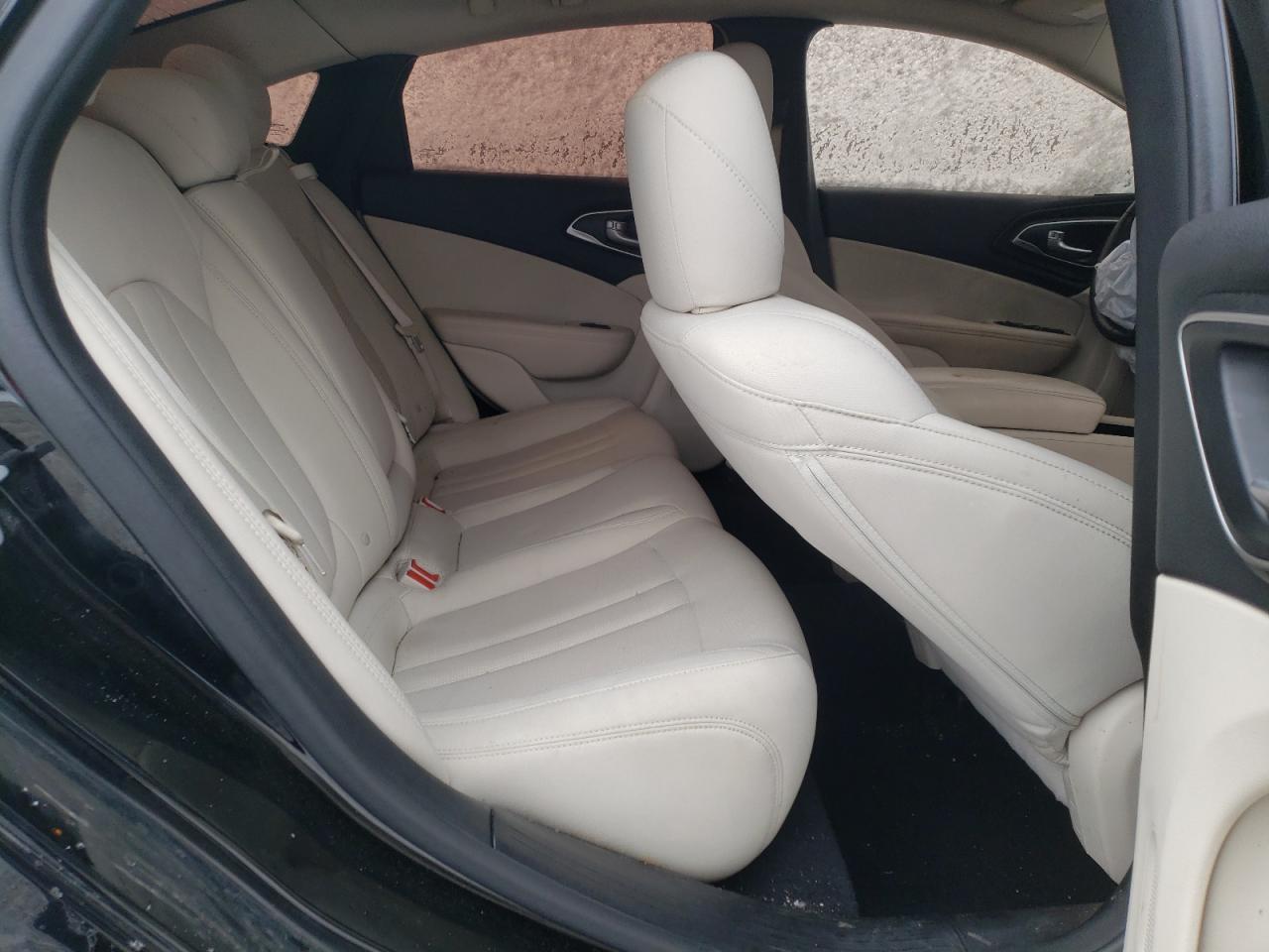 Photo 6 from auction – 2015 CHRYSLER 200 LIMITE with VIN 1C3CCCAB6FN652661