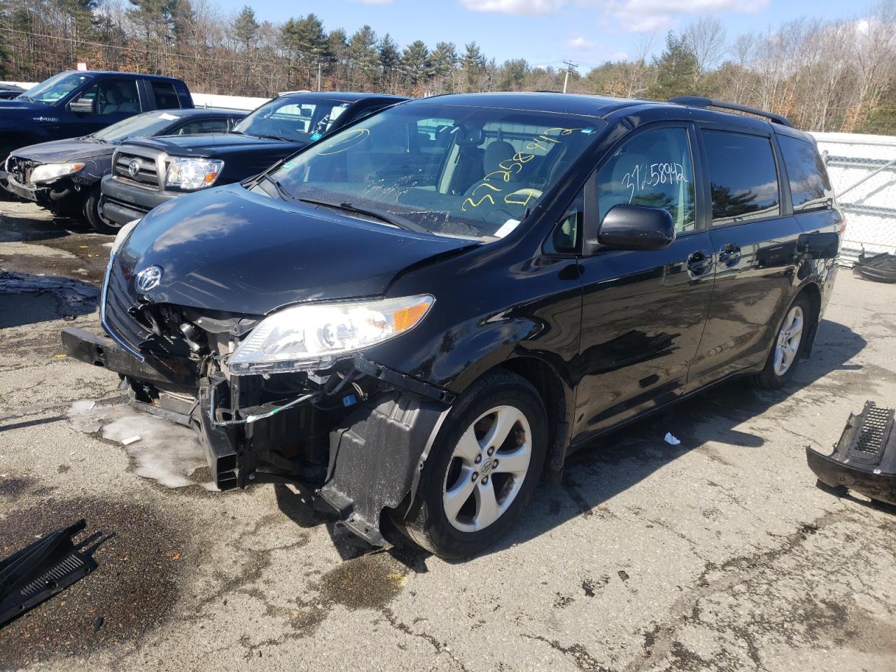 Photo 2 from auction – 2012 TOYOTA SIENNA LE with VIN 5TDKK3DC4CS207128