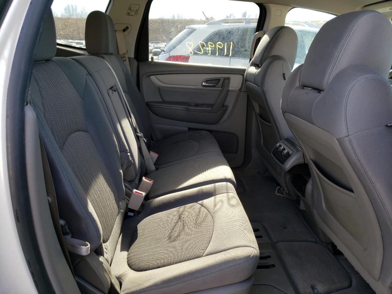 Photo 6 from auction – 2015 CHEVROLET TRAVERSE L with VIN 1GNKVGKD8FJ293241