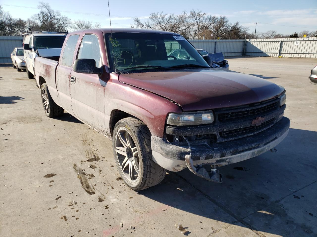 CHEVROLET SILVERADO 2001 with VIN 2GCEC19V211223664 - Photo from auction