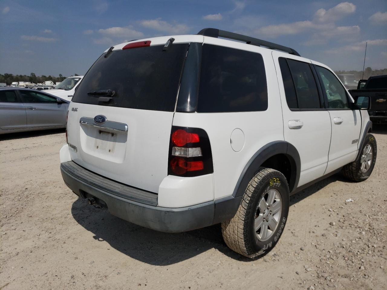 Photo 4 from auction – 2007 FORD EXPLORER X with VIN 1FMEU63E47UA34204