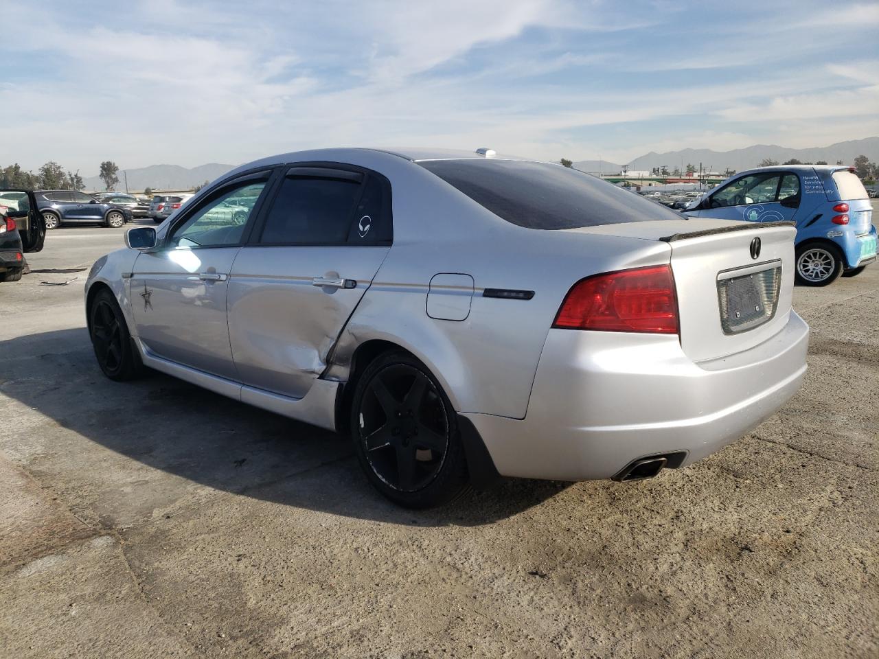 Photo 3 from auction – 2005 ACURA TL with VIN 19UUA66225A017363