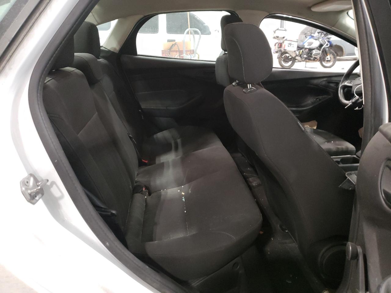 Photo 6 from auction – 2017 FORD FOCUS S with VIN 1FADP3E22HL324673