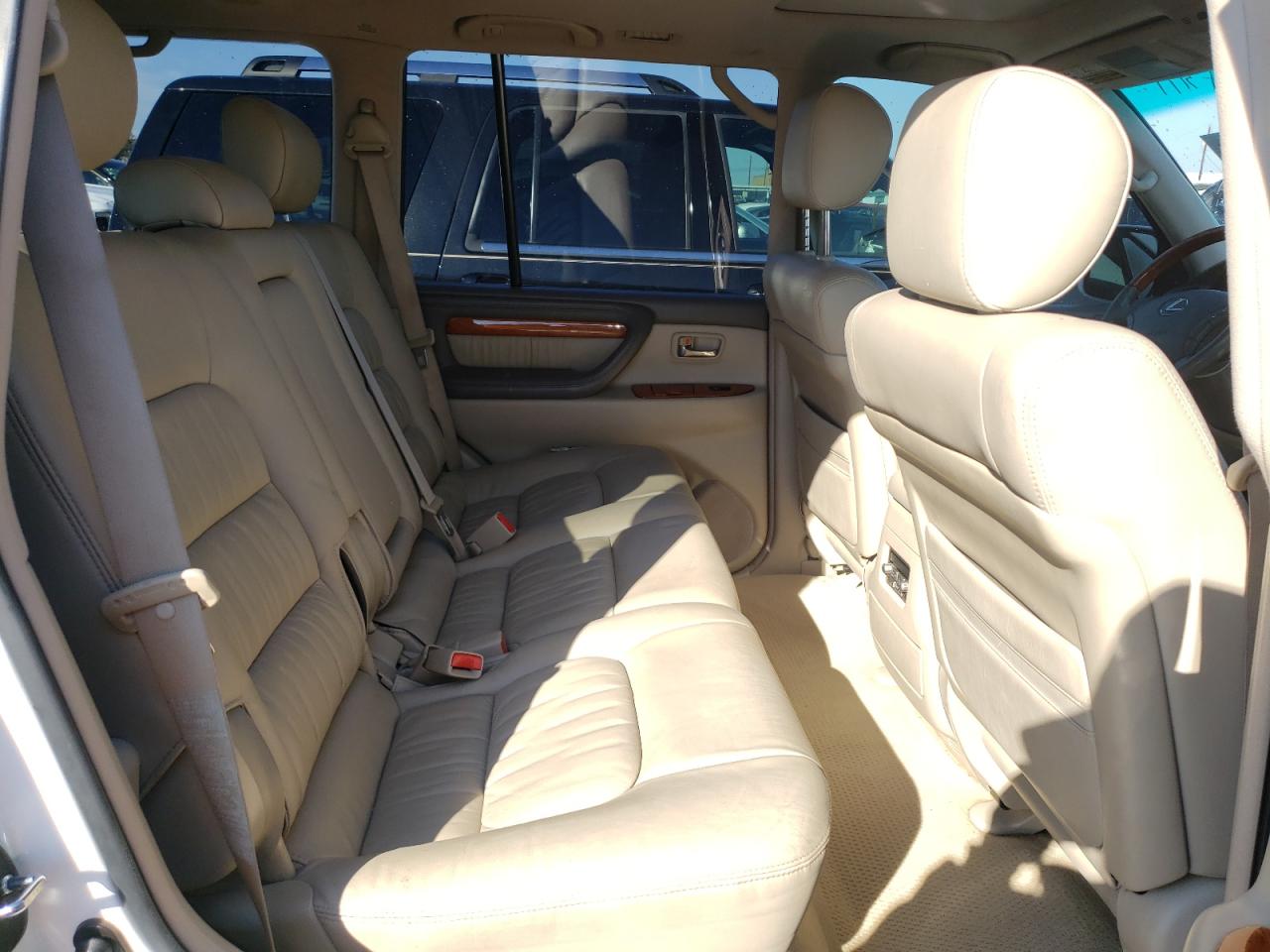 Photo 6 from auction – 2007 LEXUS LX 470 with VIN JTJHT00W674028089