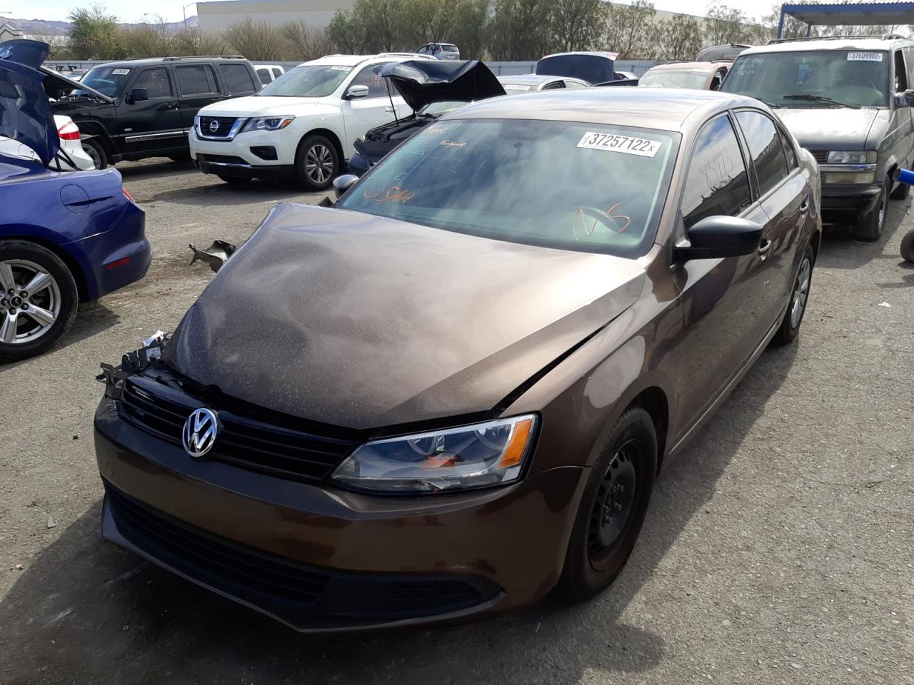 Photo 2 from auction – 2014 VOLKSWAGEN JETTA BASE with VIN 3VW2K7AJ5EM255196