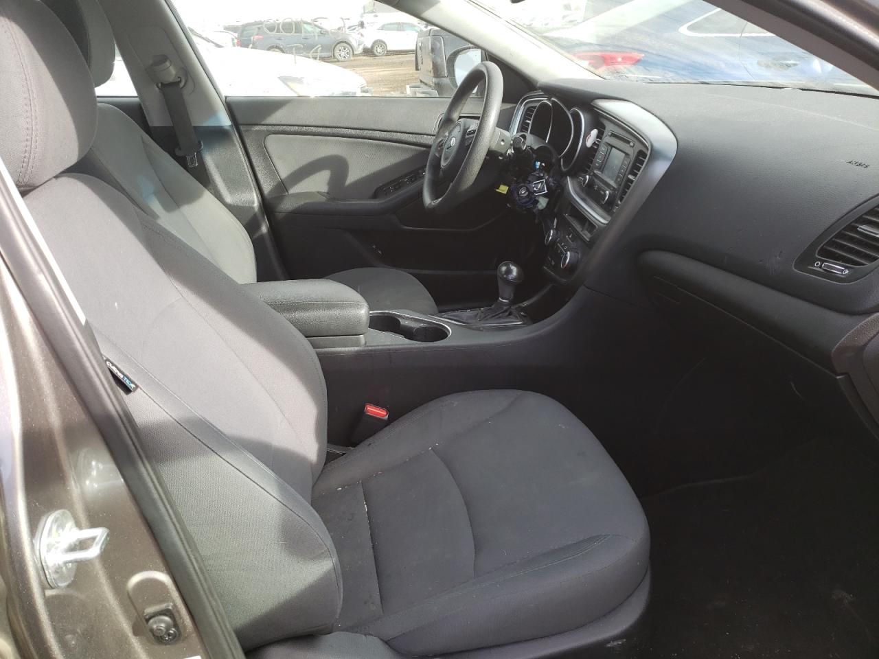 Photo 5 from auction – 2015 KIA OPTIMA LX with VIN 5XXGM4A79FG517469