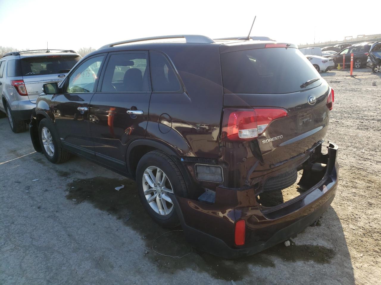 Photo 3 from auction – 2015 KIA SORENTO LX with VIN 5XYKTCA65FG584287