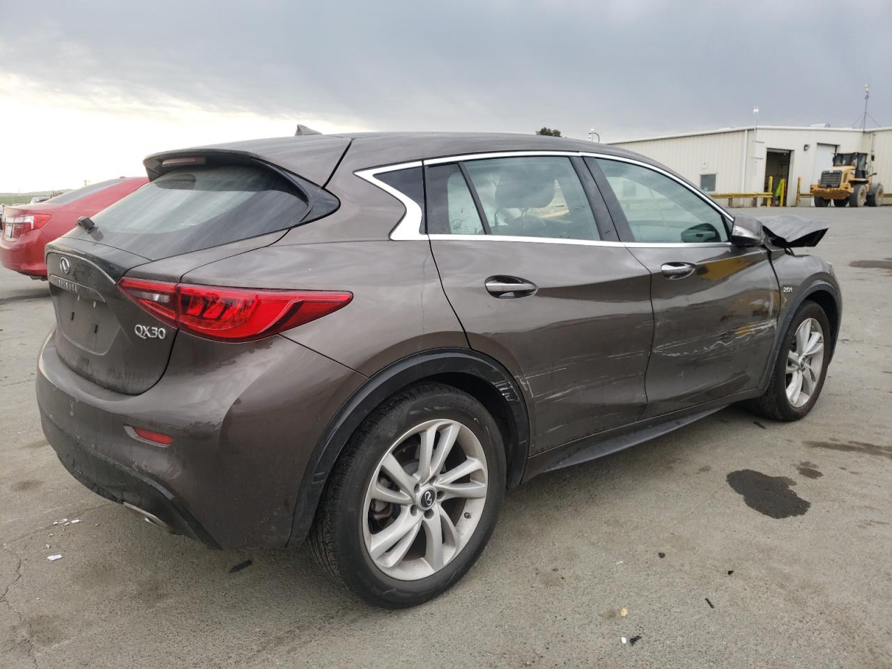 Photo 4 from auction – 2018 INFINITI QX30 BASE with VIN SJKCH5CP0JA047677