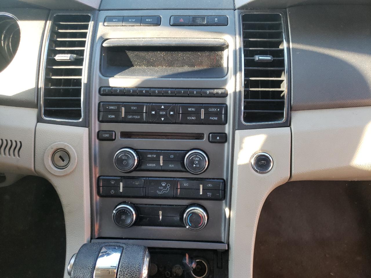 Photo 9 from auction – 2010 FORD TAURUS SE with VIN 1FAHP2DW2AG135682