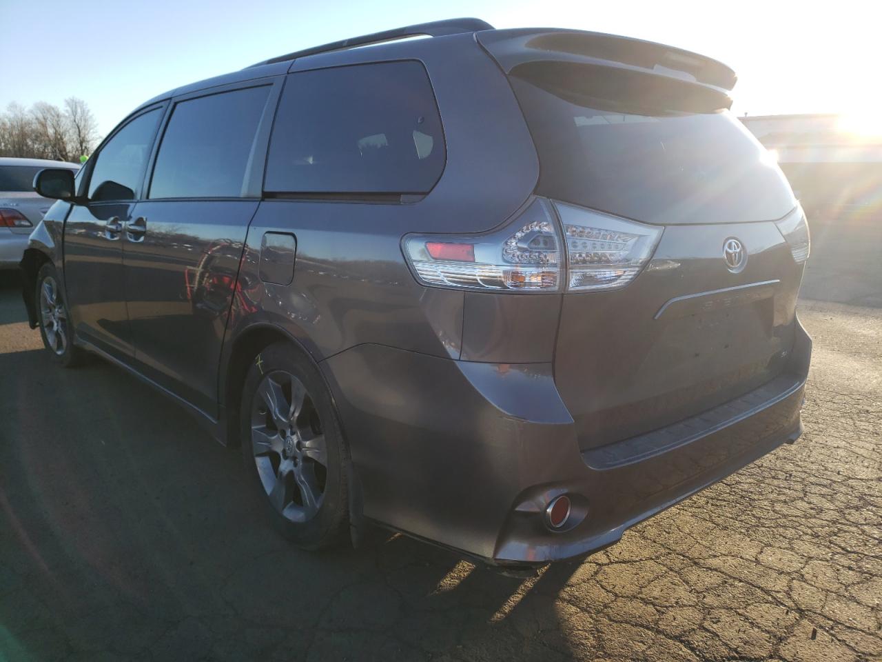 Photo 3 from auction – 2011 TOYOTA SIENNA SPO with VIN 5TDXK3DC5BS056594