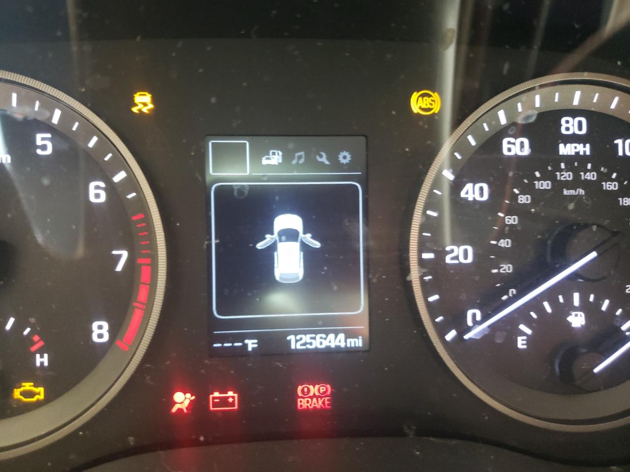 Photo 8 from auction – 2016 HYUNDAI TUCSON SE with VIN KM8J23A49GU042778