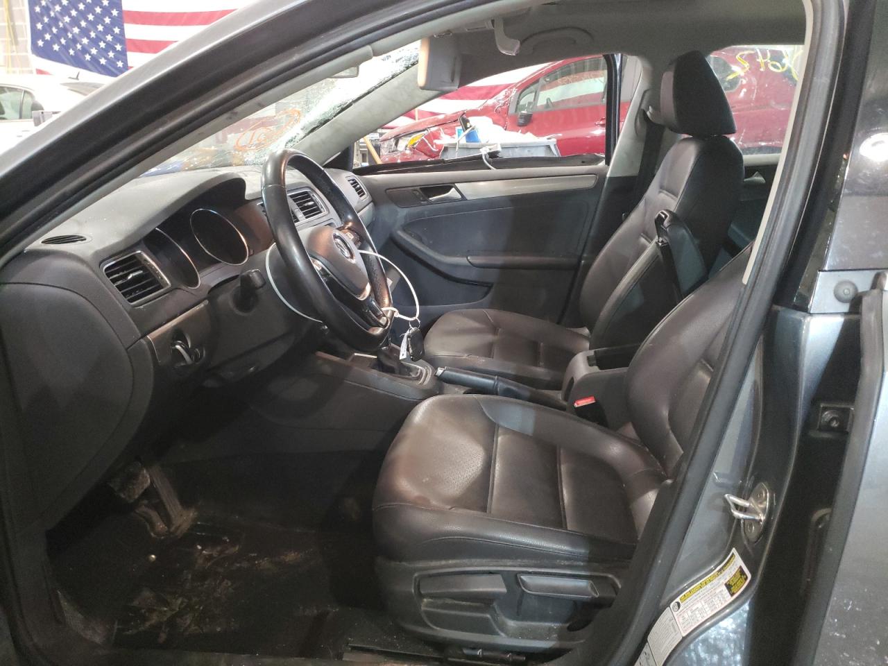 Photo 5 from auction – 2017 VOLKSWAGEN JETTA SE with VIN 3VWDB7AJ4HM368182