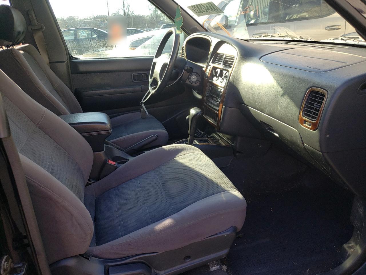 Photo 5 from auction – 2000 NISSAN PATHFINDER with VIN JN8AR07Y7YW431373