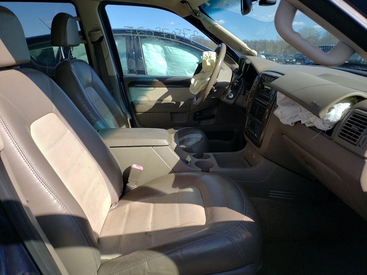 Photo 5 from auction – 2002 FORD EXPLORER E with VIN 1FMZU74E22ZC20955