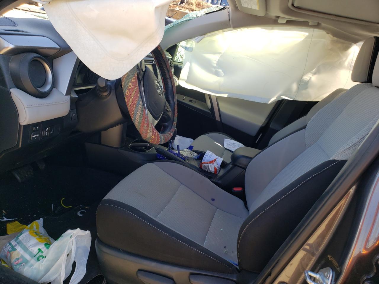 Photo 5 from auction – 2018 TOYOTA RAV4 ADVEN with VIN JTMWFREV5JJ740107