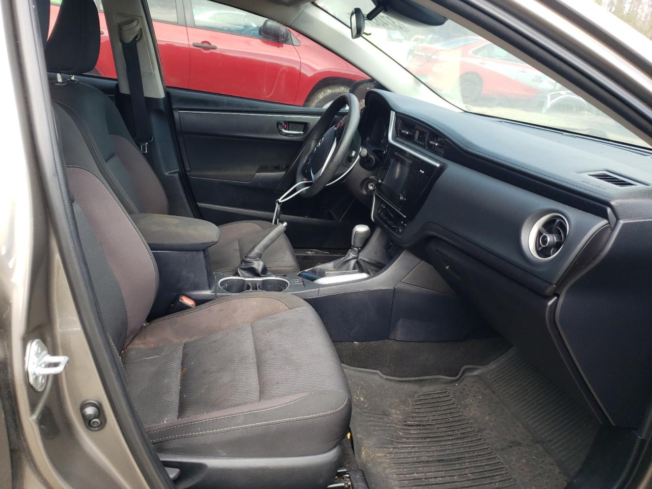 Photo 5 from auction – 2017 TOYOTA COROLLA L with VIN 2T1BURHE2HC952453