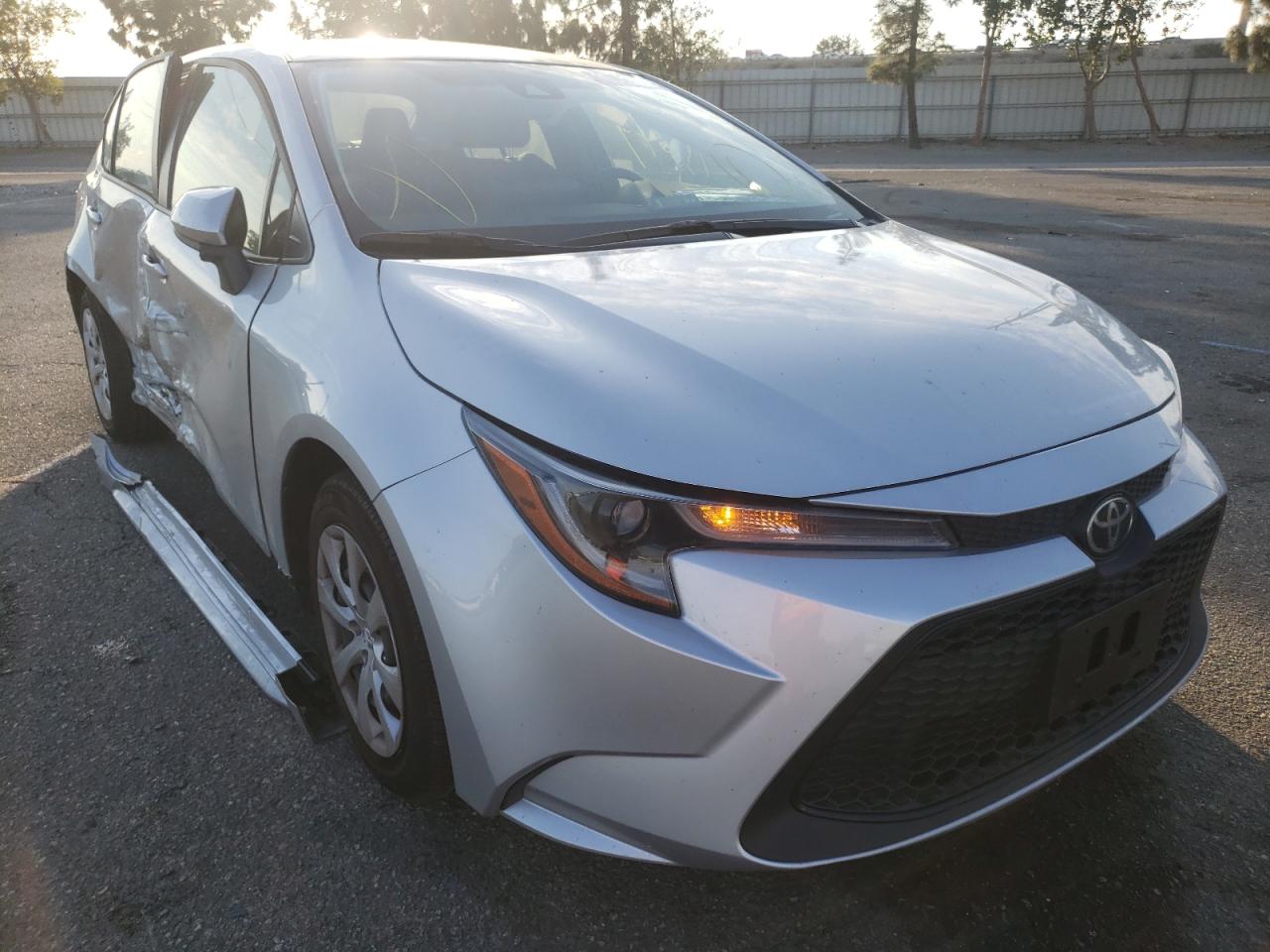 TOYOTA COROLLA LE 2022 with VIN JTDEPMAE1NJ198429 - Photo from auction
