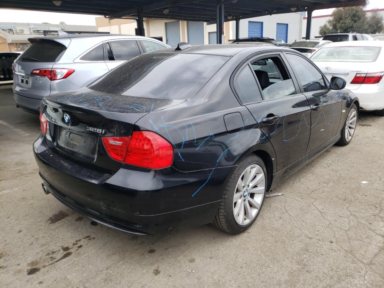 Photo 4 from auction – 2009 BMW 328 I with VIN WBAPH73529E125652