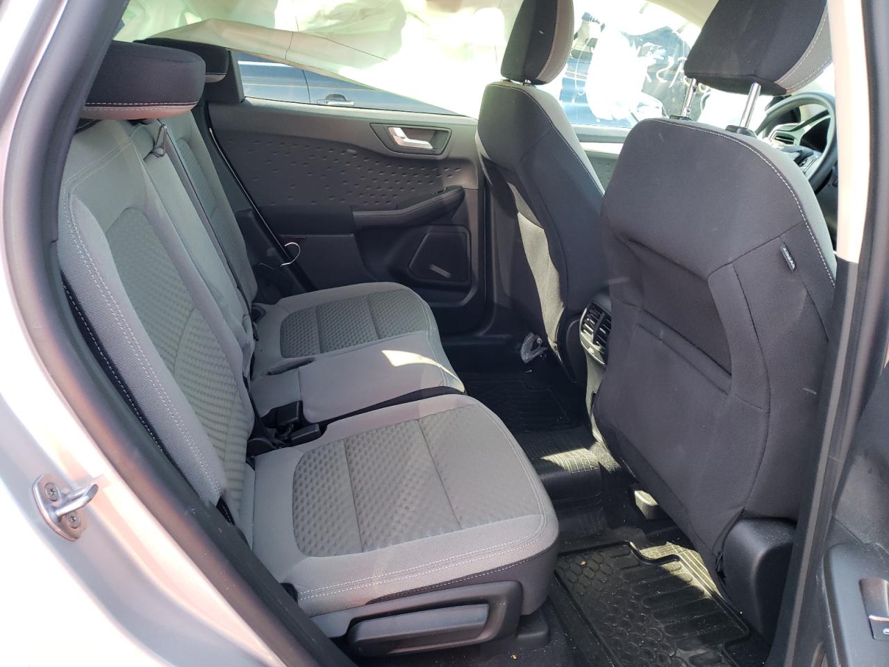 Photo 6 from auction – 2020 FORD ESCAPE SE with VIN 1FMCU9G61LUA19536