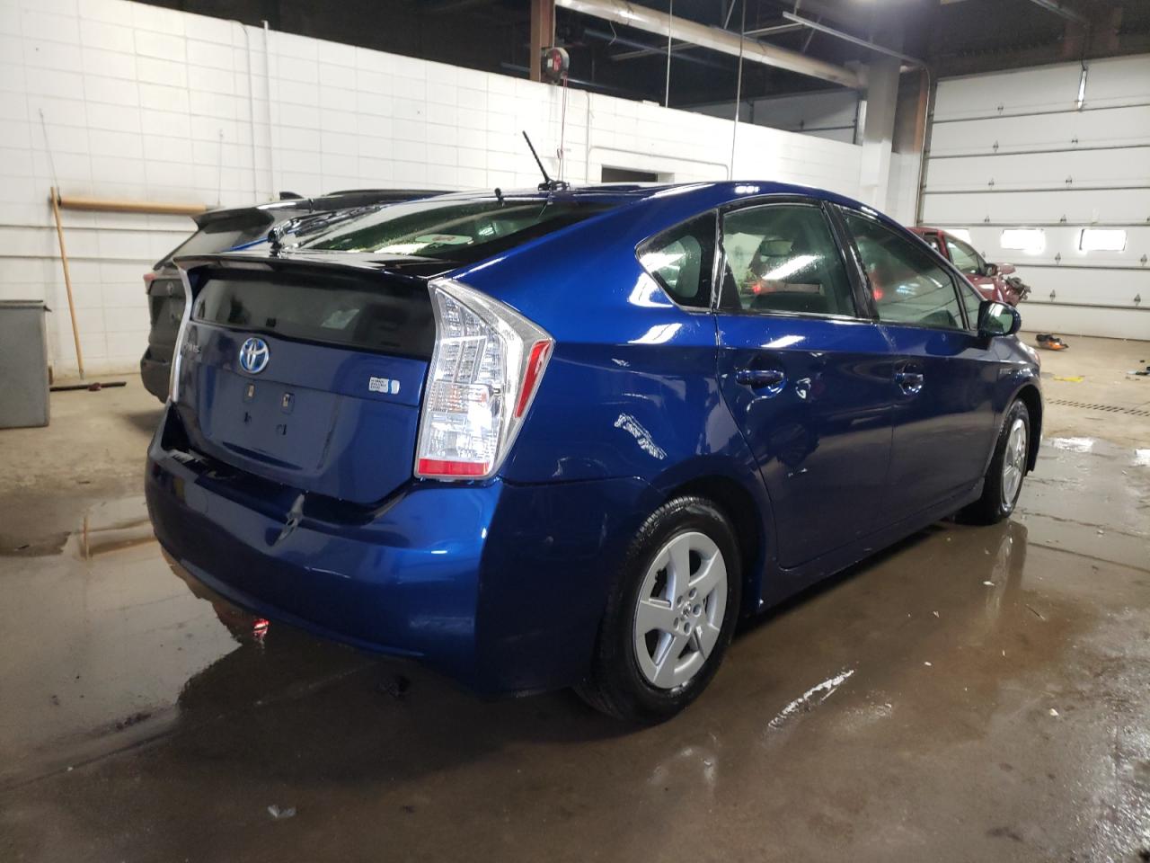 Photo 4 from auction – 2011 TOYOTA PRIUS with VIN JTDKN3DUXB0313259