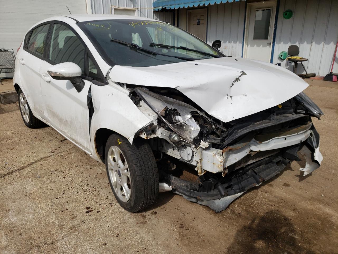 FORD FIESTA SE 2015 with VIN 3FADP4EJ5FM118725 - Photo from auction