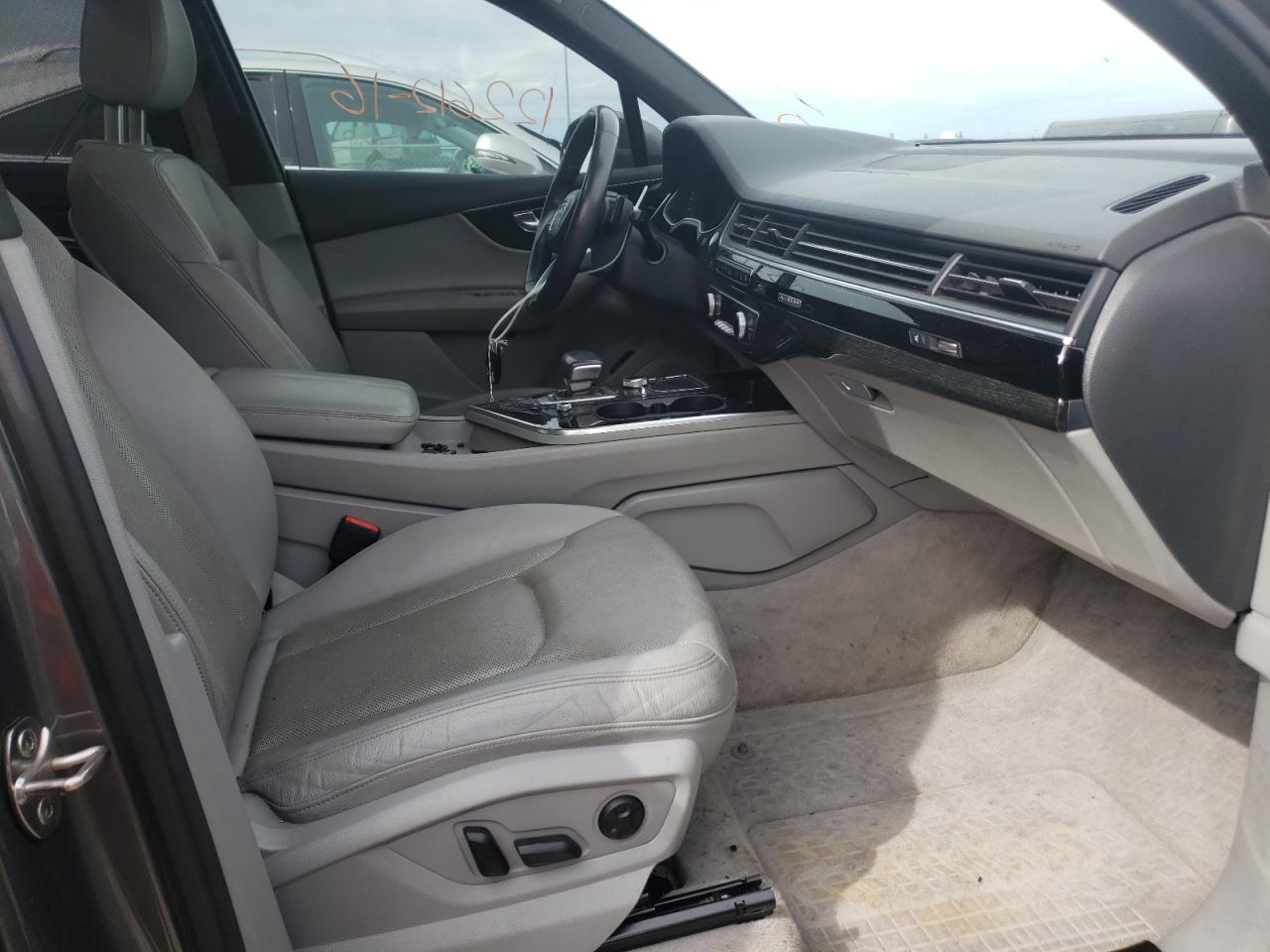 Photo 5 from auction – 2017 AUDI Q7 PREMIUM with VIN WA1LAAF76HD009966