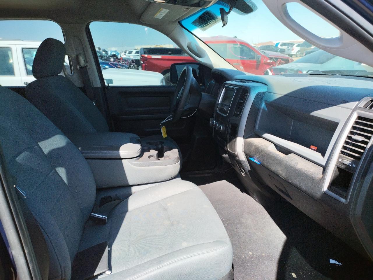 Photo 5 from auction – 2018 RAM 1500 ST with VIN 1C6RR6FTXJS211124