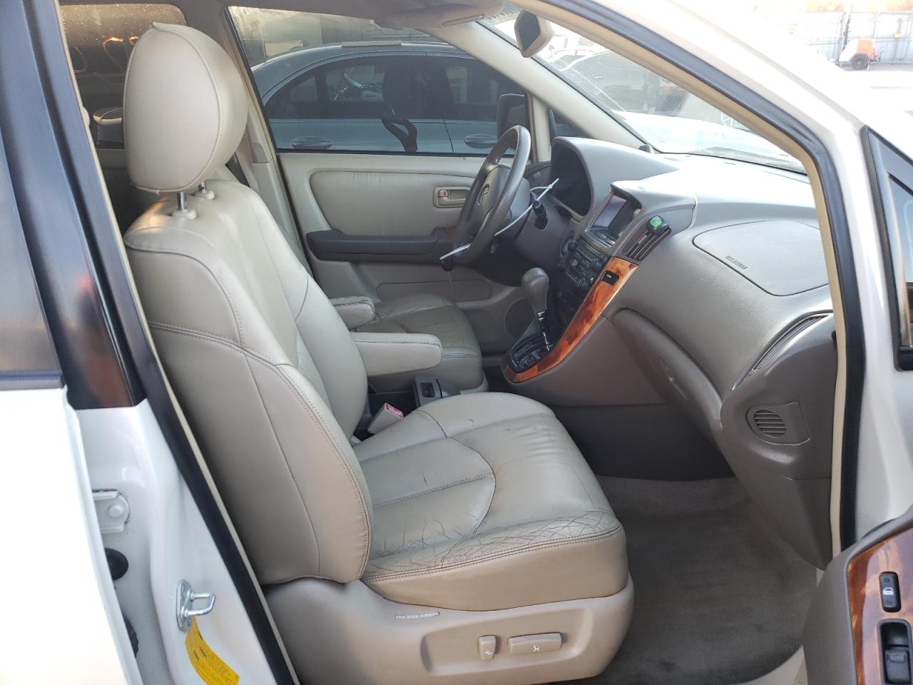 Photo 5 from auction – 1999 LEXUS RX 300 with VIN JT6HF10UXX0043353