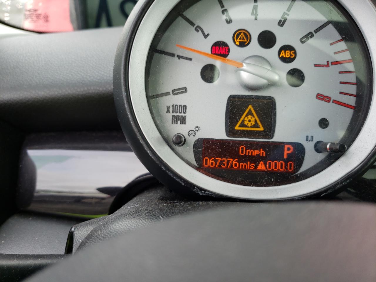 Photo 8 from auction – 2007 MINI COOPER with VIN WMWMF33587TT54976