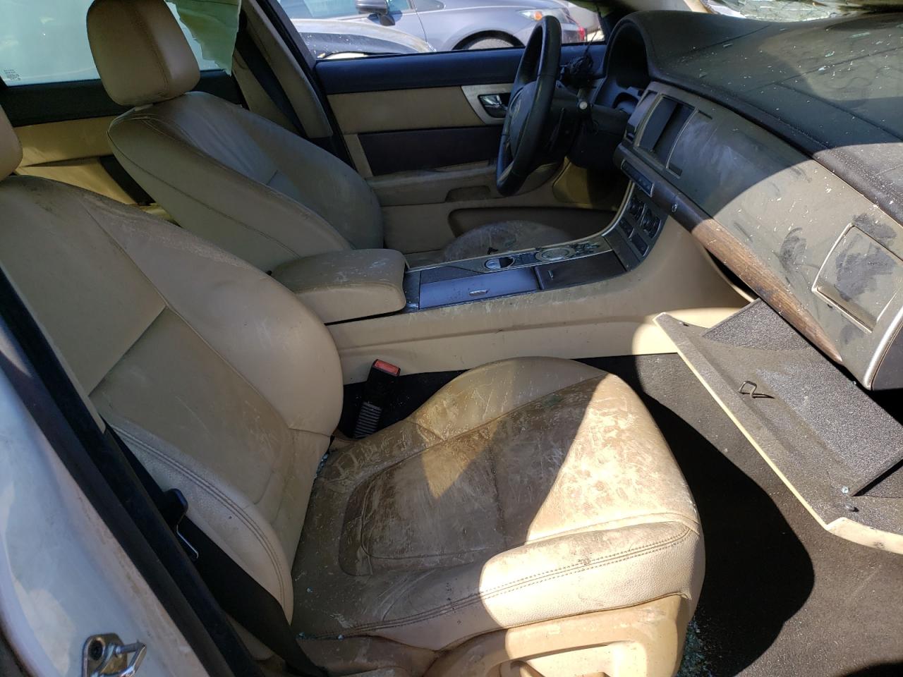 Photo 5 from auction – 2012 JAGUAR XF with VIN SAJWA0FB2CLS44950