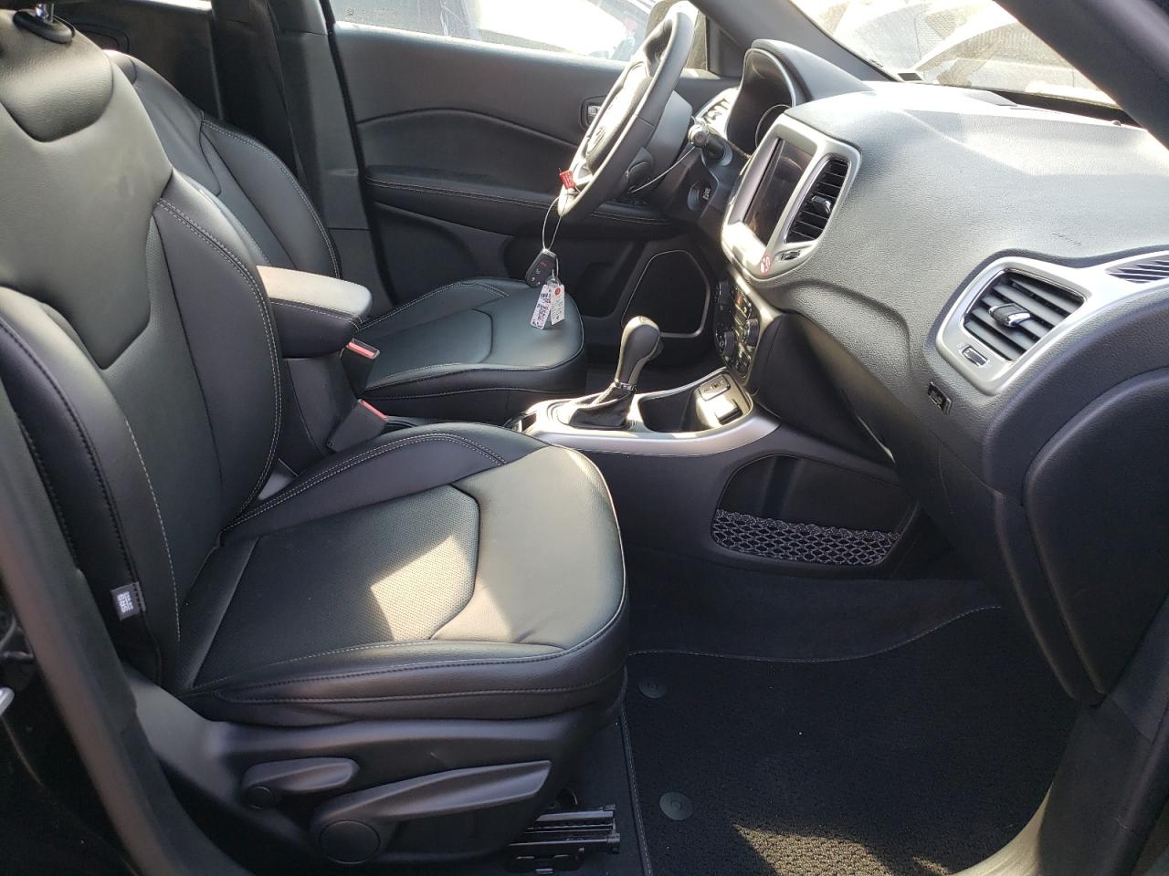 Photo 5 from auction – 2021 JEEP COMPASS 80 with VIN 3C4NJCEB3MT593750