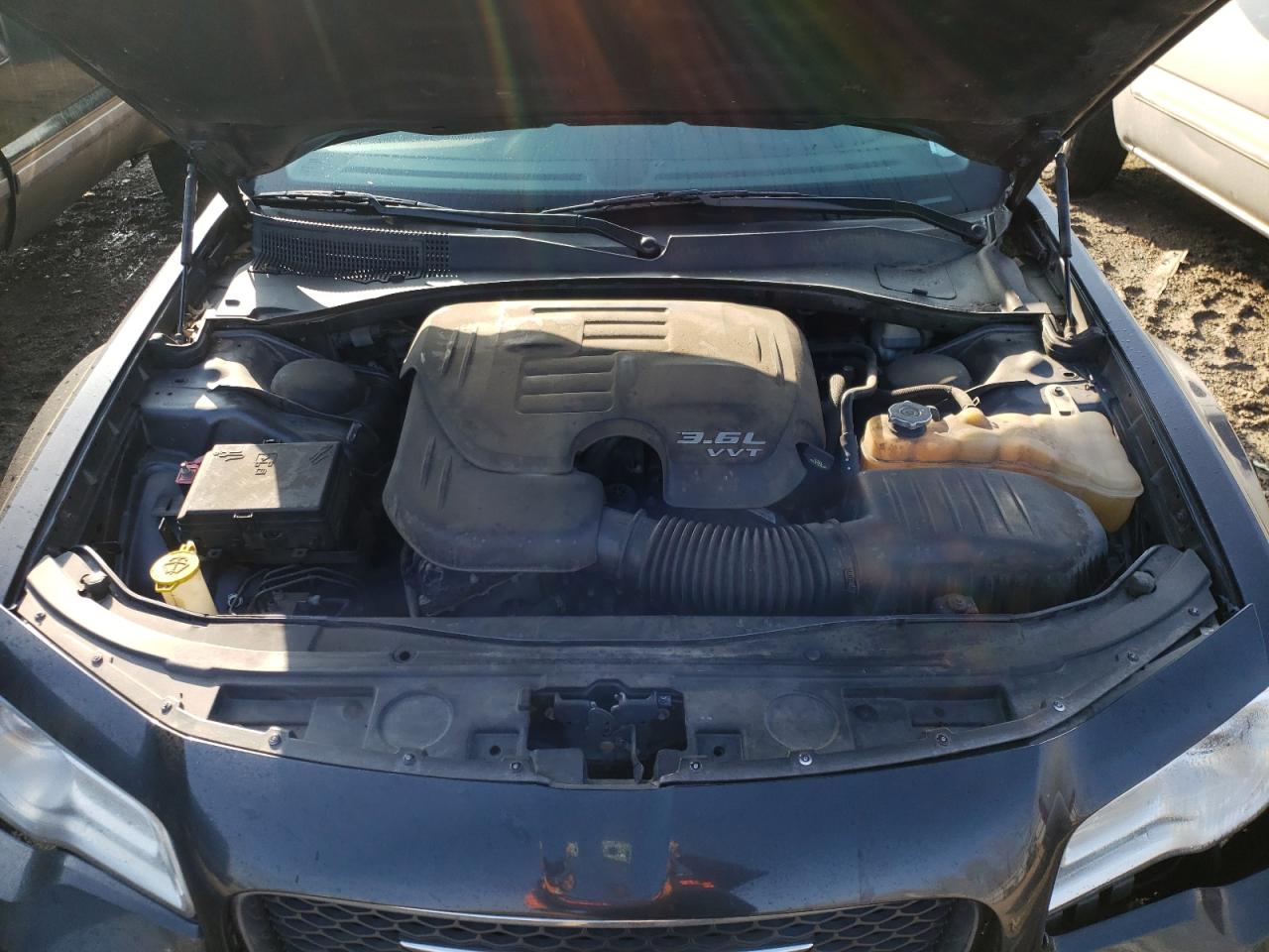 Photo 7 from auction – 2015 CHRYSLER 300 LIMITE with VIN 2C3CCAAG6FH891703
