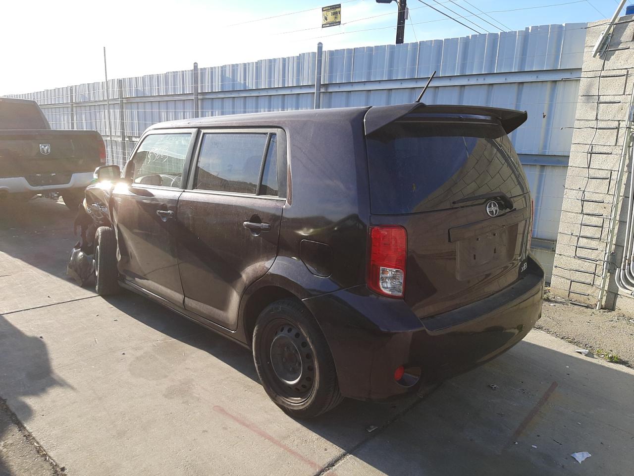 Photo 3 from auction – 2011 TOYOTA SCION XB with VIN JTLZE4FE7B1135660