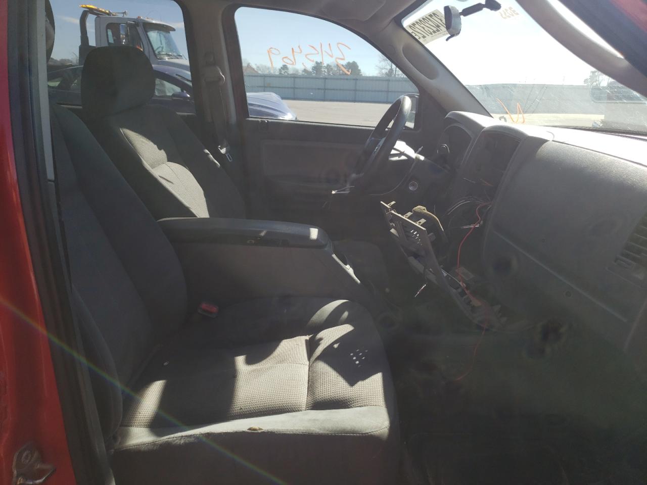 Photo 5 from auction – 2005 DODGE DAKOTA QUA with VIN 1D7HW48N35S103777