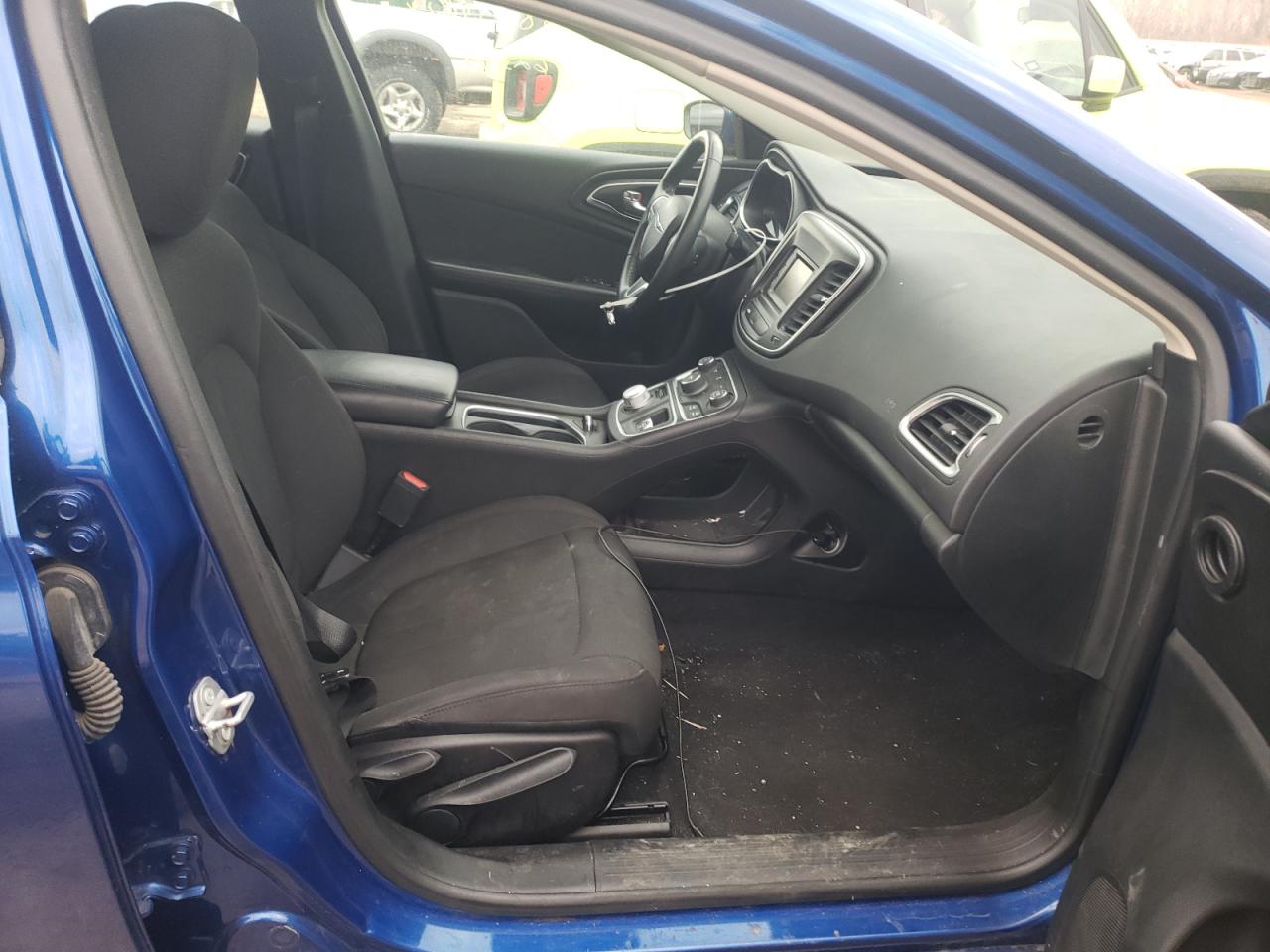 Photo 5 from auction – 2017 CHRYSLER 200 LX with VIN 1C3CCCFB2HN511369