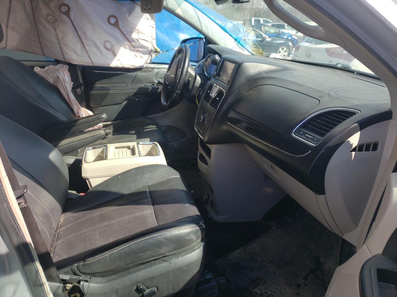 Photo 5 from auction – 2012 CHRYSLER TOWN & COU with VIN 2C4RC1BG0CR251478