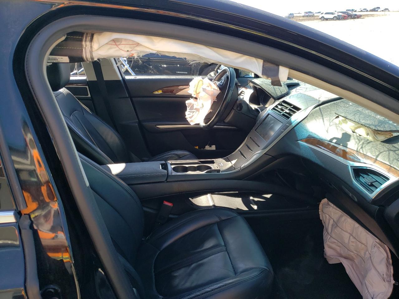 Photo 5 from auction – 2016 LINCOLN MKZ with VIN 3LN6L2J9XGR624579