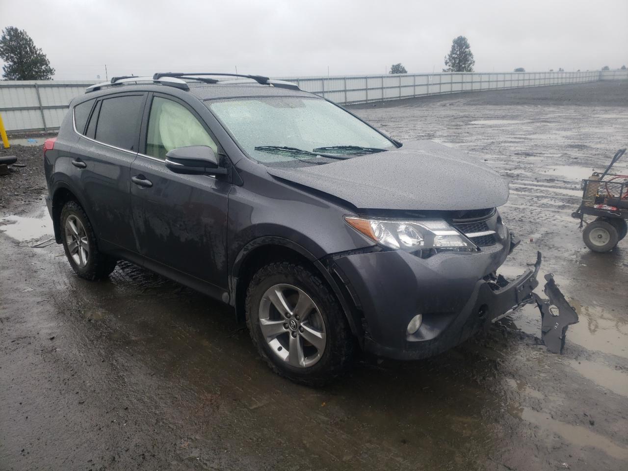 TOYOTA RAV4 XLE 2015 with VIN JTMRFREV3FD146229 - Photo from auction