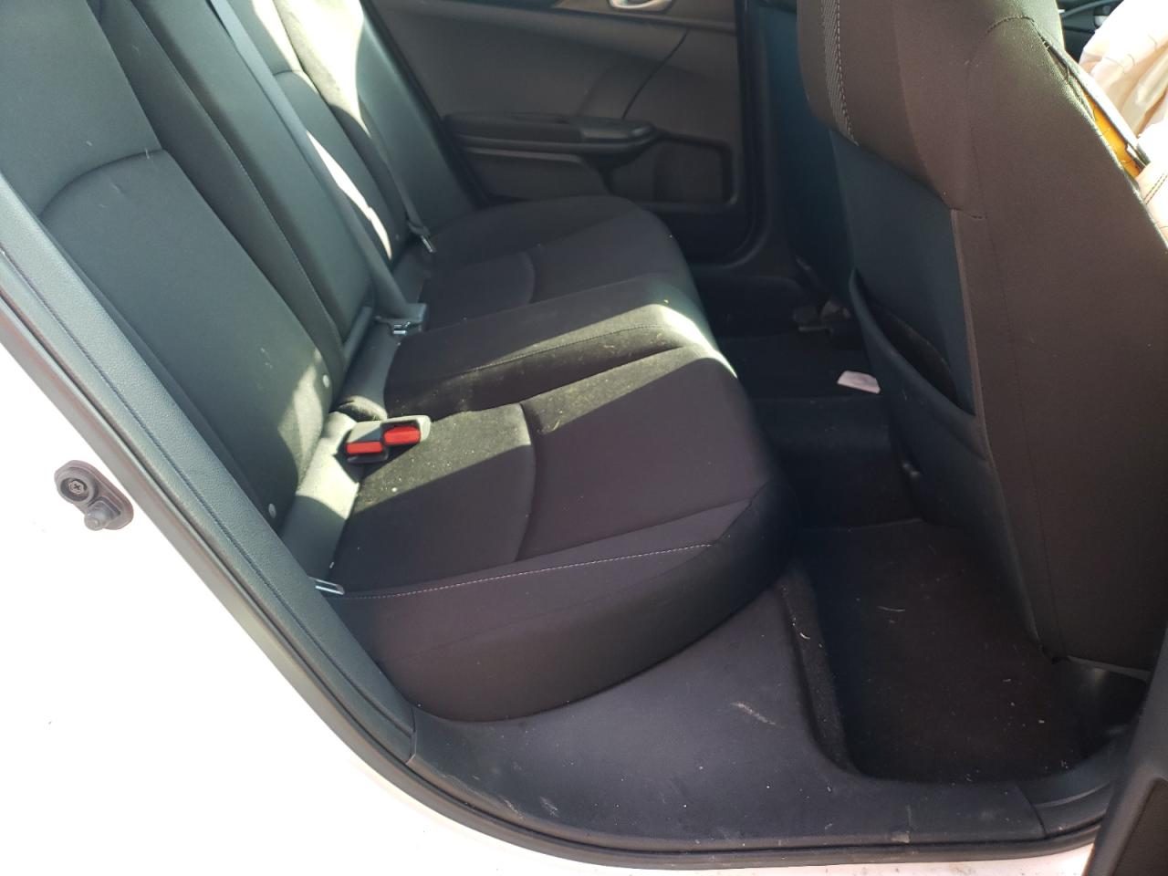 Photo 6 from auction – 2017 HONDA CIVIC EX with VIN 19XFC2F71HE027857