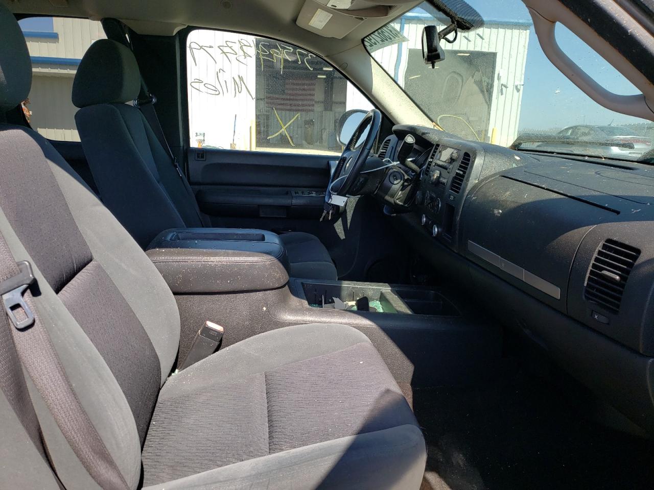 Photo 5 from auction – 2009 CHEVROLET SILVERADO with VIN 1GCEK29019Z136175