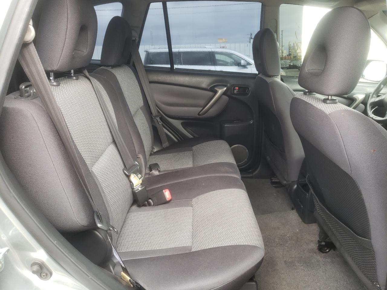 Photo 6 from auction – 2005 TOYOTA RAV4 with VIN JTEGD20V250057684